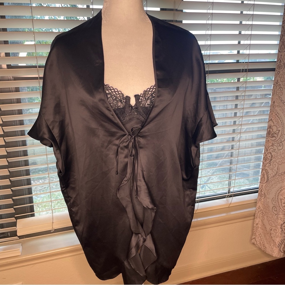 🌺Brand New Victoria’s Secret Black Satin Robe One Size Fits Most